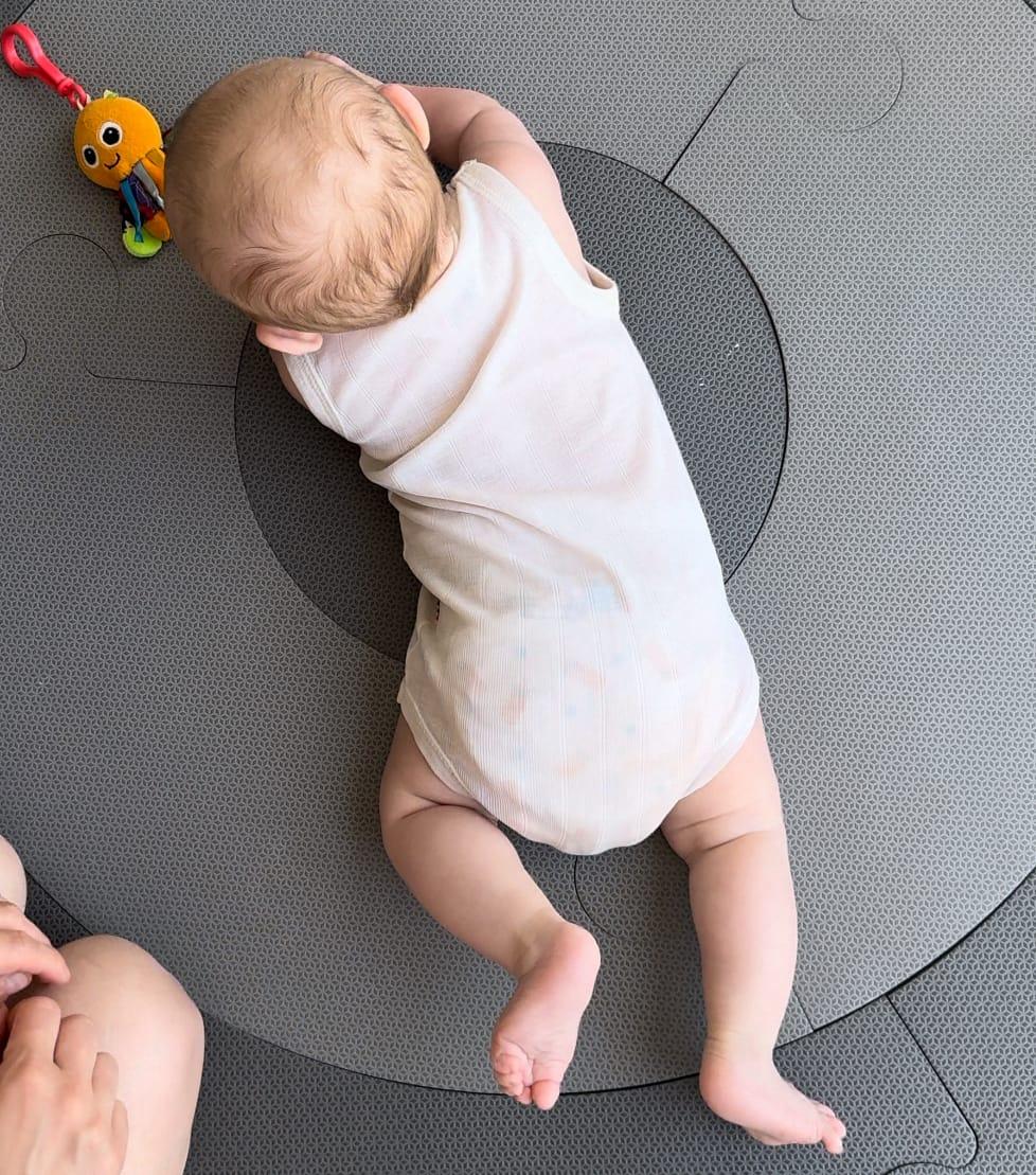 Baby og Motorik fra 3 til 5 måneder